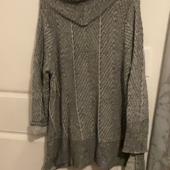 Sweater - Picture 2 of 2